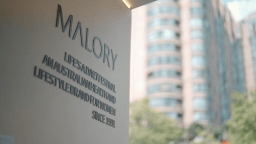 杩莉蕊 线下首店杭城启幕瓦力游戏澳洲MALORY(图3)